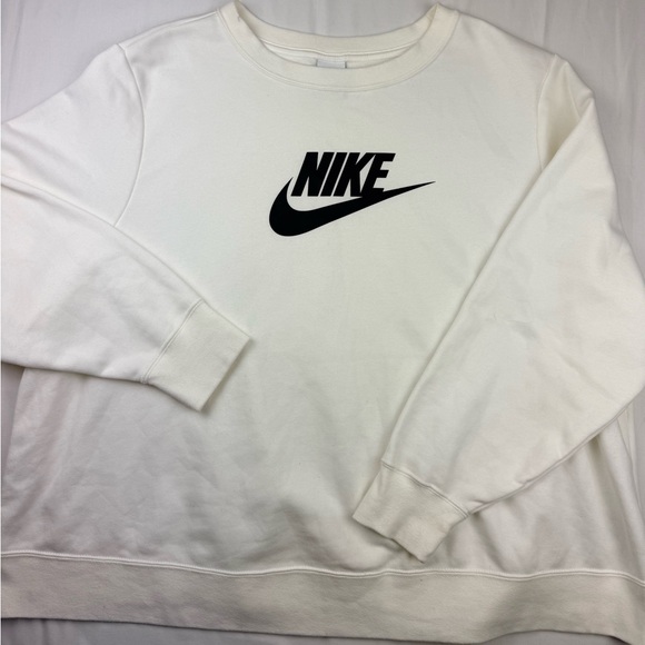 Nike Tops - Nike fleece Crewneck Sweatshirt Womens size 3X